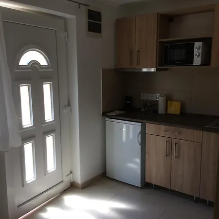 דירה Zseli Apartmanhaz שיופוק